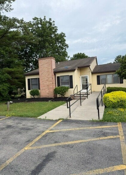 6272 Robinson Rd, Lockport, NY à louer - Photo de l’immeuble – Image 1 sur 8