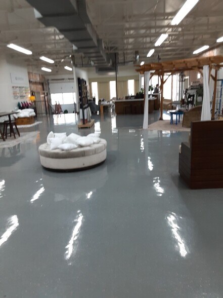 136-140 Leslie St, Dallas, TX à louer - Photo de l’immeuble – Image 3 sur 8