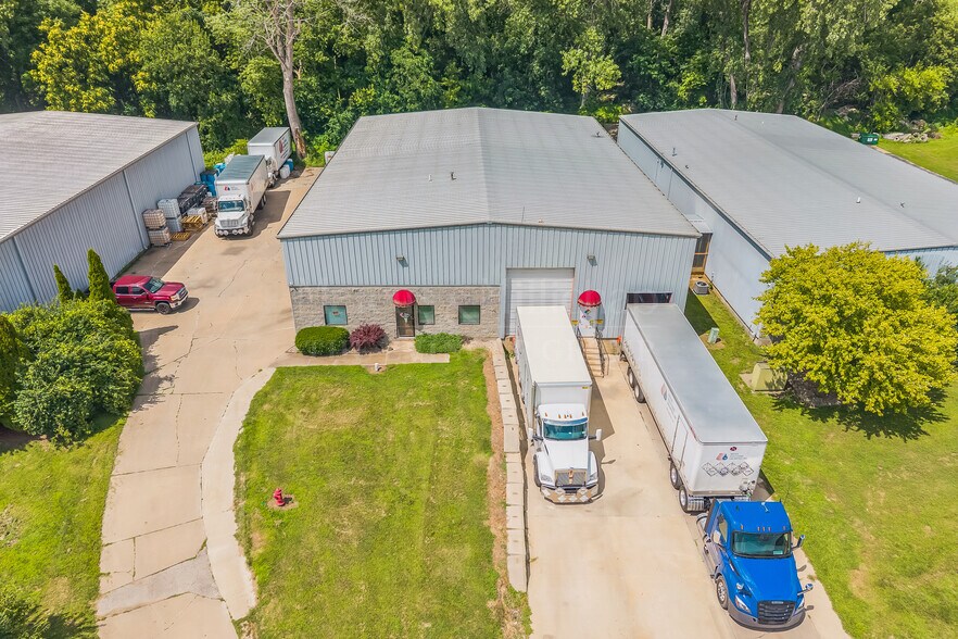 144 Thunderbird Ln, East Peoria, IL à vendre - Photo principale – Image 1 sur 1