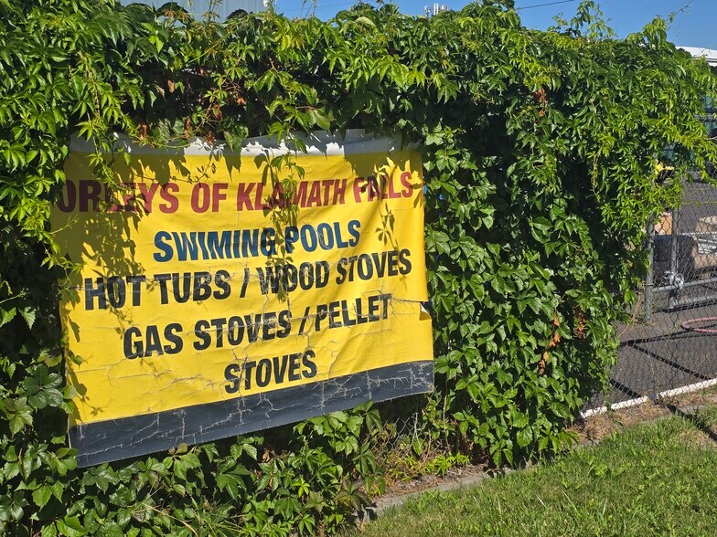 2120 Washburn Way, Klamath Falls, OR à vendre - Photo de l’immeuble – Image 3 sur 4