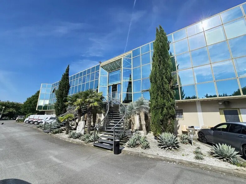 Bureau dans Villiers-sur-Marne à louer - Photo de l’immeuble – Image 1 sur 1