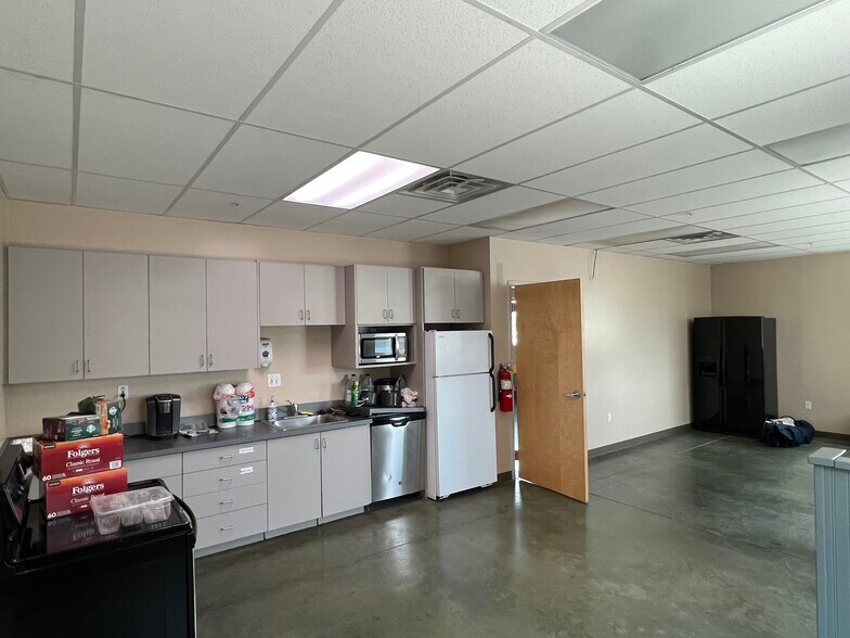 501 W 900 N, North Salt Lake, UT à louer - Photo de l’immeuble – Image 2 sur 8