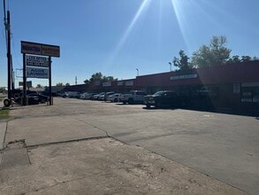 7013 N Shepherd Dr, Houston, TX à louer Photo de l’immeuble– Image 1 sur 4