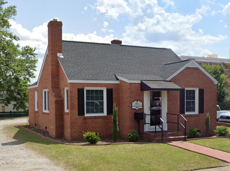 210 E 5th St, Lumberton, NC à louer - Photo principale – Image 1 sur 7