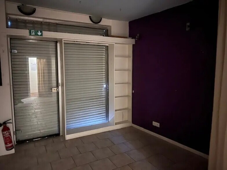 Local d'activités dans Saintes à vendre - Photo intérieure – Image 2 sur 3