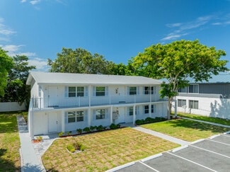 Plus de détails pour 1150 Carlton Ct, Fort Pierce, FL - Logement à vendre