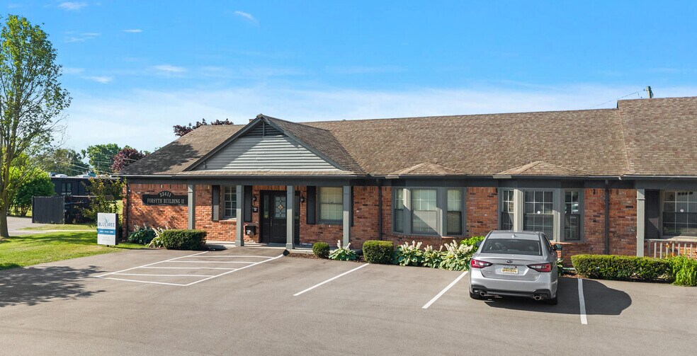 23411 Jefferson Ave, Saint Clair Shores, MI à louer - Photo de l’immeuble – Image 2 sur 12