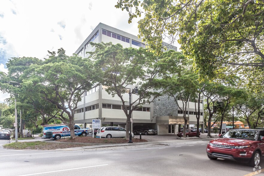 2929 SW 3rd Ave, Miami, FL à louer - Photo de l’immeuble – Image 1 sur 4