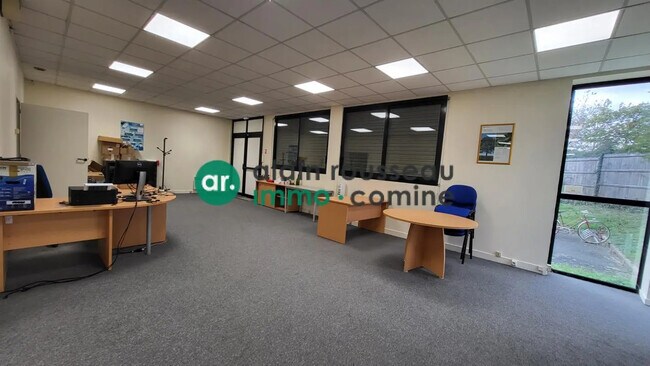 Plus de détails pour Bureau à louer