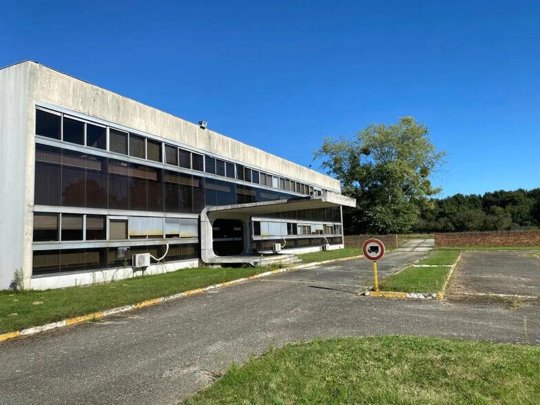 Local commercial dans Épernon à louer - Photo de l’immeuble – Image 3 sur 6