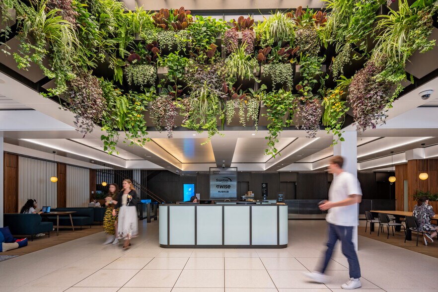 65 Clifton St, Londres à louer - Hall d’entrée – Image 1 sur 21