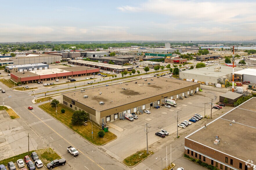 3148-3178 Boul Industriel, Laval, QC à louer - Aérien – Image 3 sur 20
