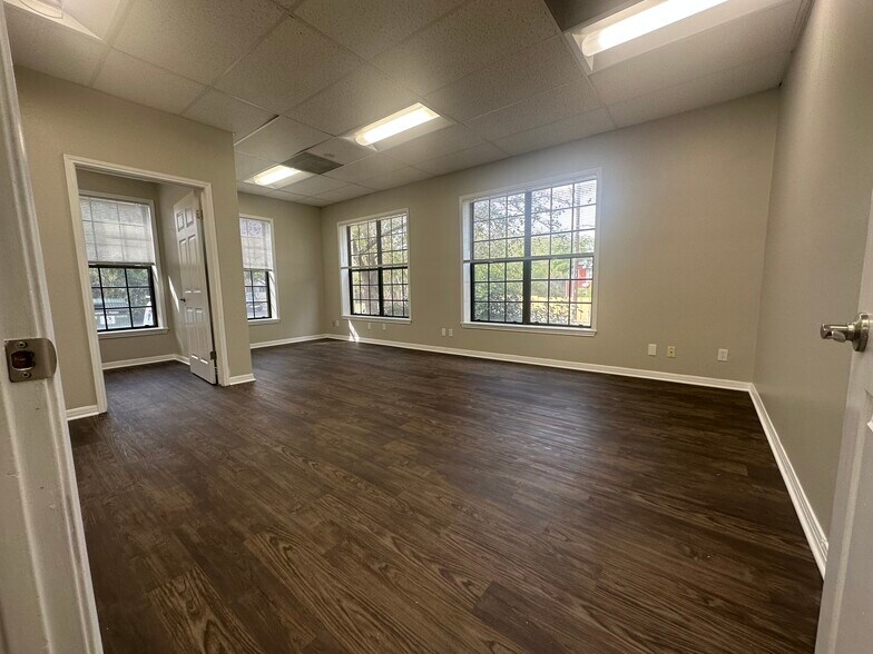 1823 Fort View Rd, Austin, TX à vendre - Photo de l’immeuble – Image 3 sur 14