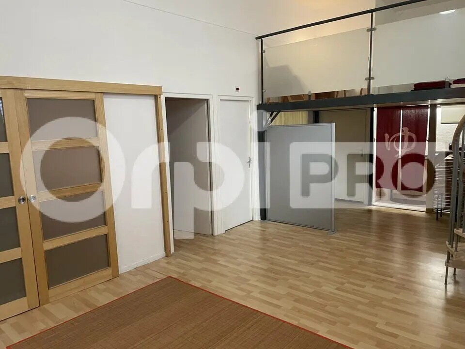 Bureau dans Villefranche-Sur-Saône à louer Photo de l’immeuble– Image 1 sur 5
