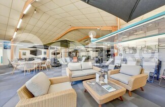 Plus de détails pour Local commercial à louer