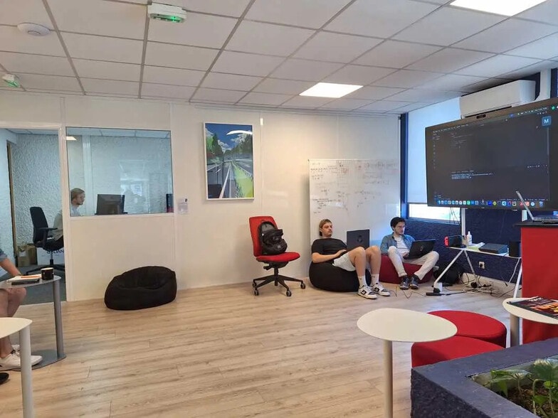 Local commercial dans Cenon à louer - Photo intérieure – Image 3 sur 6