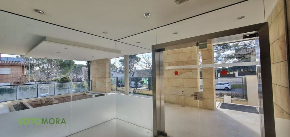 Bureau dans Madrid, Madrid à louer - Photo de l’immeuble – Image 2 sur 33
