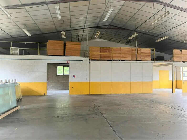 Local commercial dans Besançon à louer - Photo de l’immeuble – Image 3 sur 8