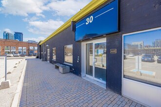 30 Jefferson Ave, Toronto, ON à louer Photo de l’immeuble– Image 1 sur 13