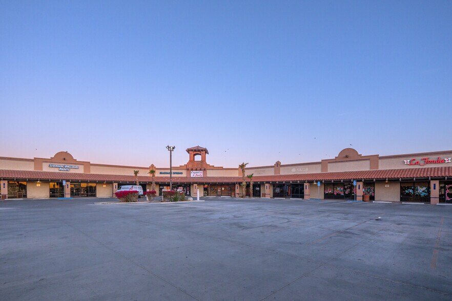 1950 S 4th St, El Centro, CA à vendre - Photo de l’immeuble – Image 2 sur 27