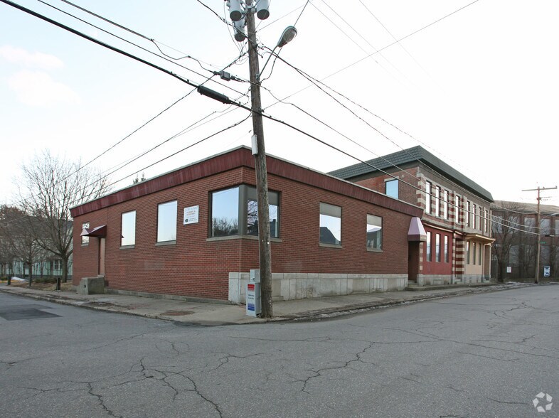 126 Franklin St, Torrington, CT à vendre - Photo de l’immeuble – Image 2 sur 12