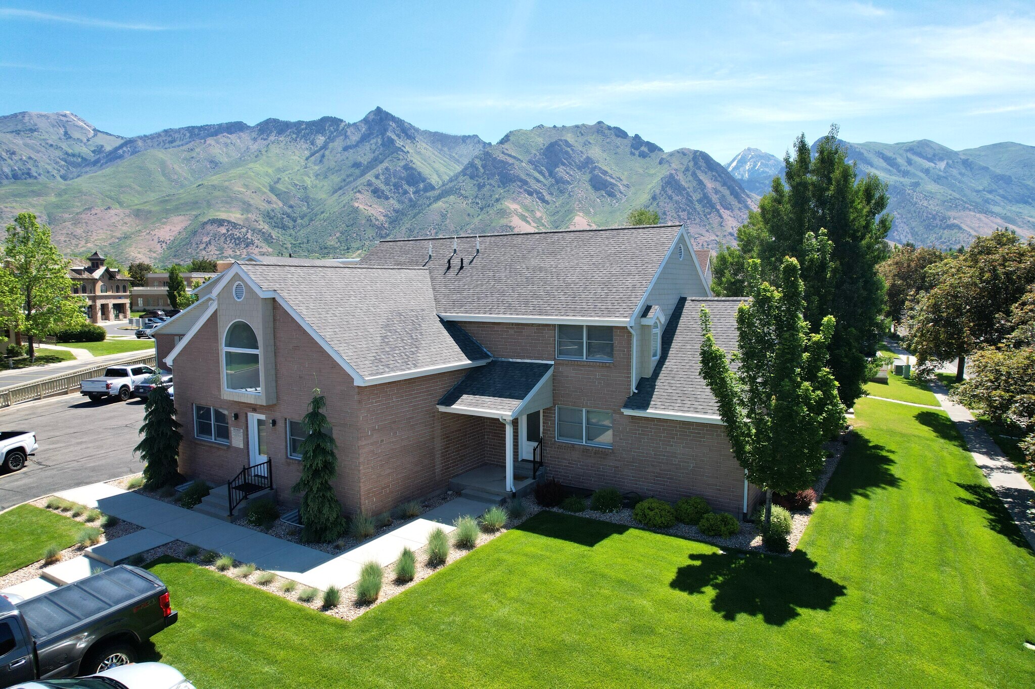 100 W Canyon Crest Rd, Alpine, UT à louer Photo de l’immeuble– Image 1 sur 6