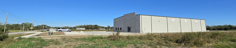 320 E Olive St, League City, TX à louer - Photo de l’immeuble – Image 3 sur 16