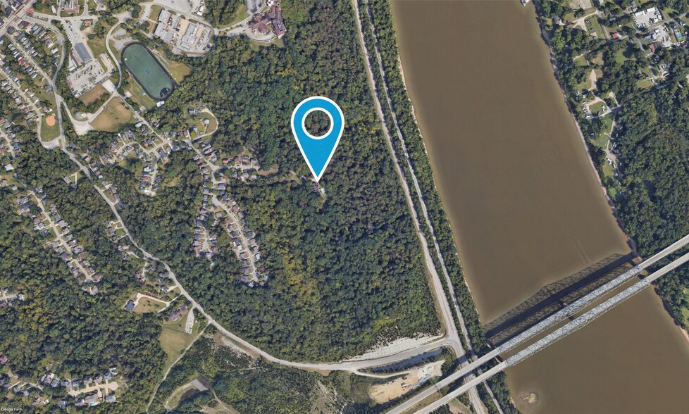 150 Shamrock Ln, Fort Thomas, KY à vendre - Photo principale – Image 1 sur 1