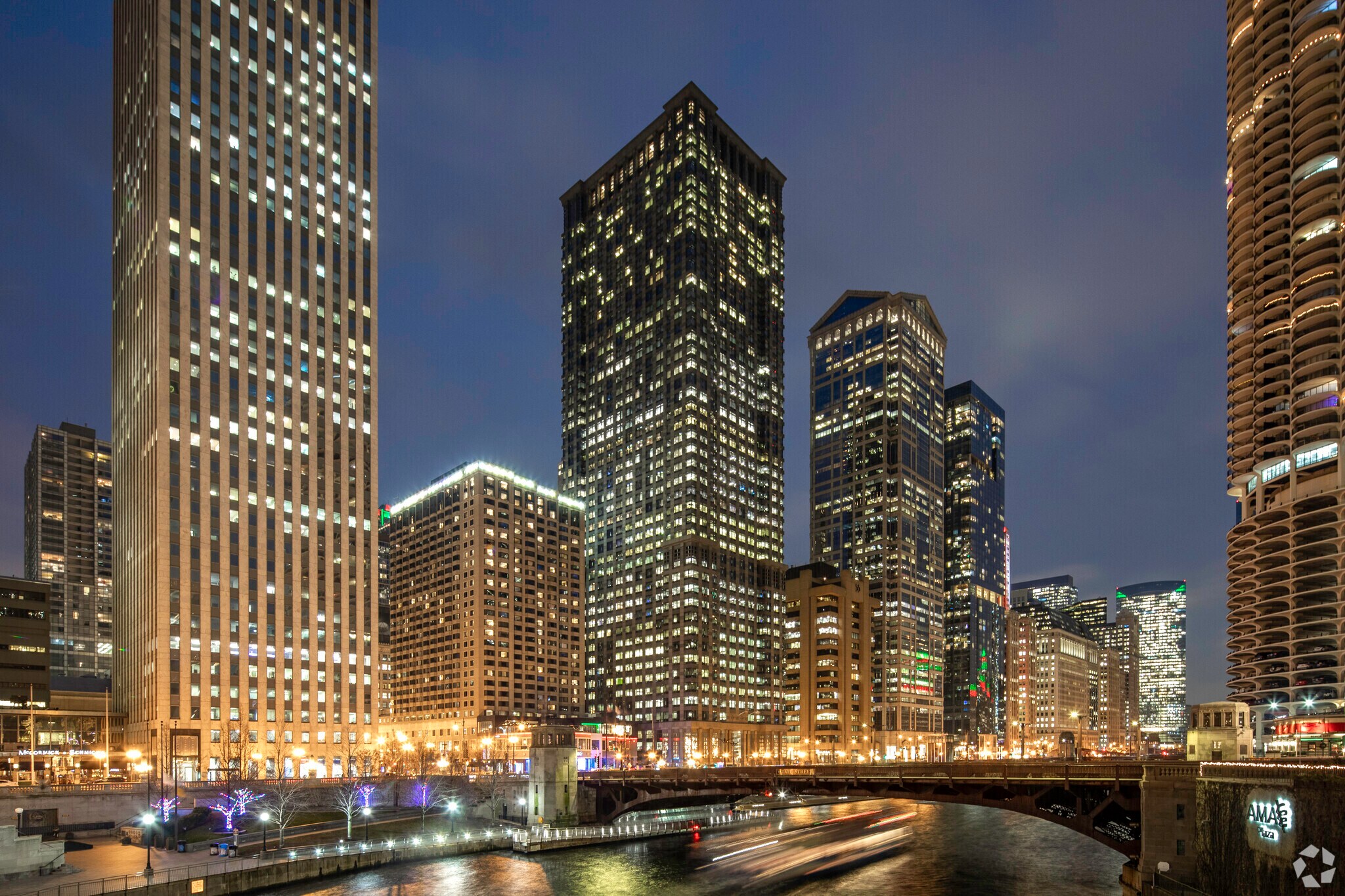 35 W Wacker Dr, Chicago, IL à louer Photo principale– Image 1 sur 12