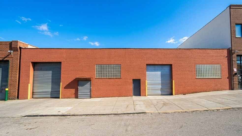 41-18 Berrian Blvd, Astoria, NY à vendre - Photo de l’immeuble – Image 3 sur 5