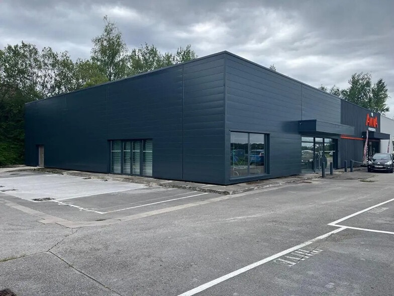 Local commercial dans Besançon à louer - Photo de l’immeuble – Image 1 sur 7