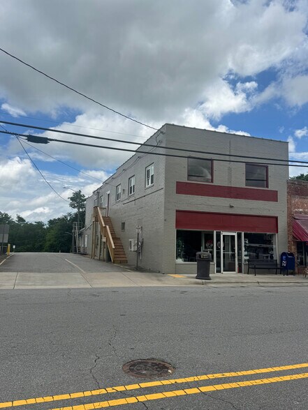 544-546 Morgan Rd portefeuille de 2 biens à vendre sur LoopNet.fr - Photo de l’immeuble – Image 3 sur 11
