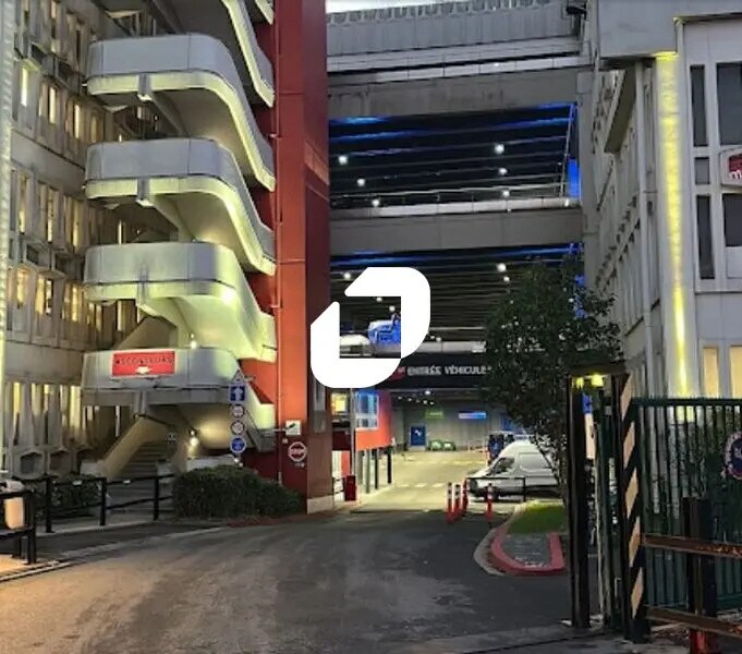 Local d’activités dans Montreuil à louer Photo de l’immeuble– Image 1 sur 5