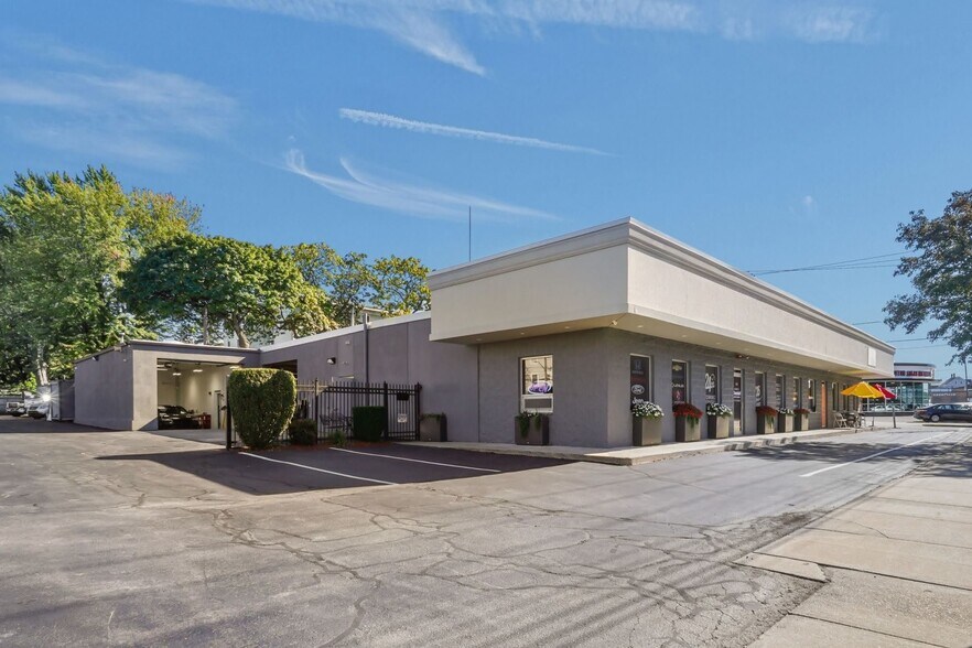 540 Pawtucket Ave, Pawtucket, RI à louer - Photo de l’immeuble – Image 3 sur 8