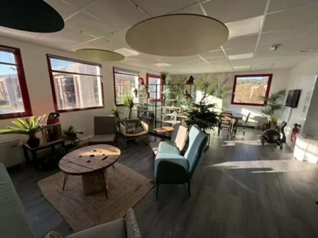 Plus de détails pour Bureau à vendre