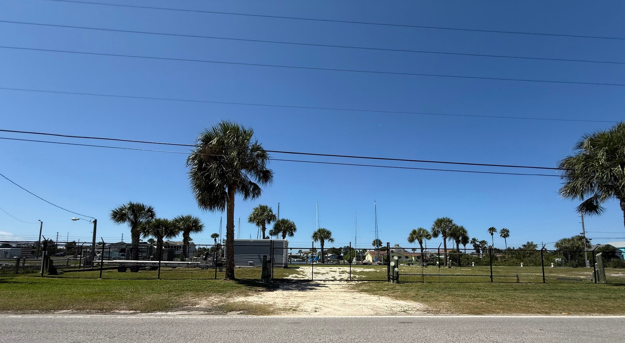 4387 Calienta St, Hernando Beach, FL à vendre Photo de l’immeuble– Image 1 sur 13