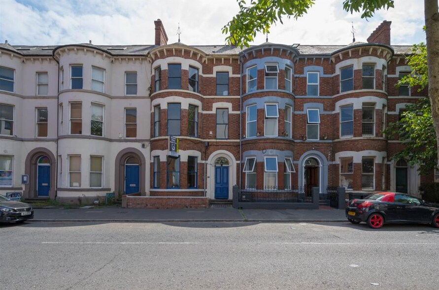 129 University St, Belfast à louer - Photo de l’immeuble – Image 1 sur 2