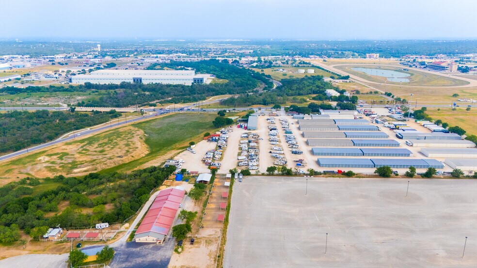 16887 Lookout Rd, Selma, TX à louer - Photo de l’immeuble – Image 3 sur 5