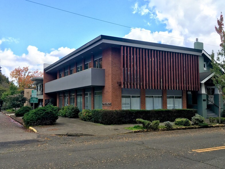 390 W 12th Ave, Eugene, OR à vendre - Photo de l’immeuble – Image 3 sur 14