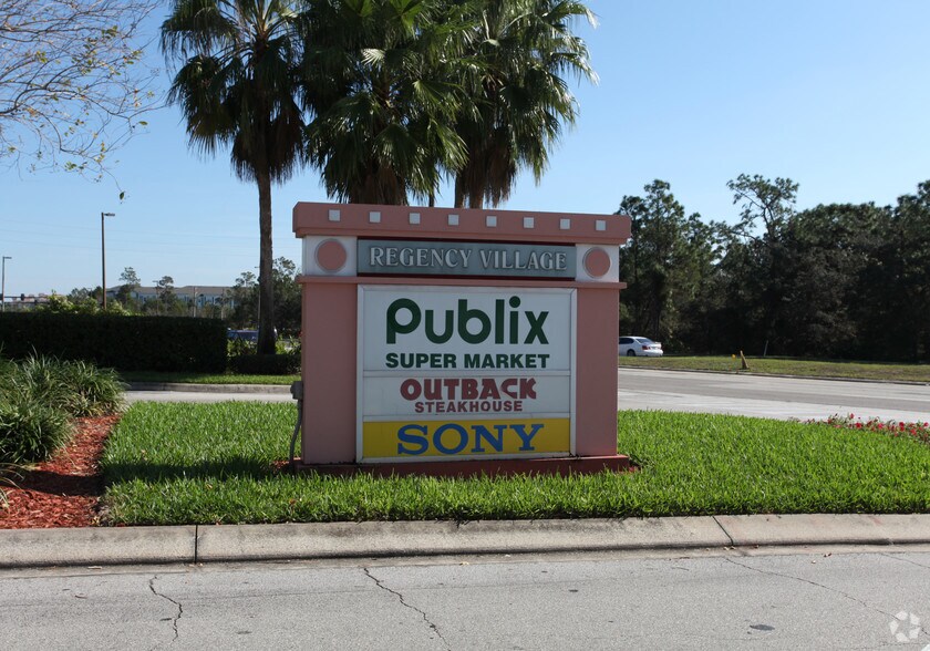 8111-8155 Vineland Ave, Orlando, FL à louer - Photo de l’immeuble – Image 3 sur 7