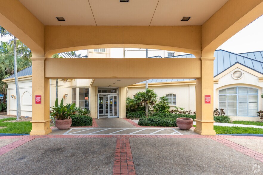 8730 NW 27th St, Miami, FL à vendre - Photo de l’immeuble – Image 3 sur 10