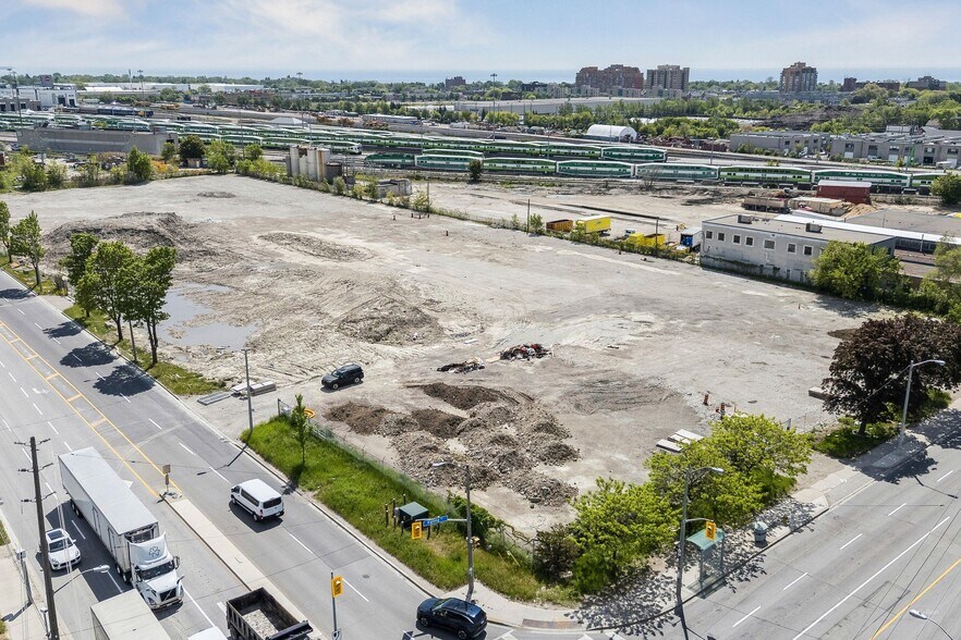 429 Kipling Av, Toronto, ON à vendre - Photo de l’immeuble – Image 3 sur 3