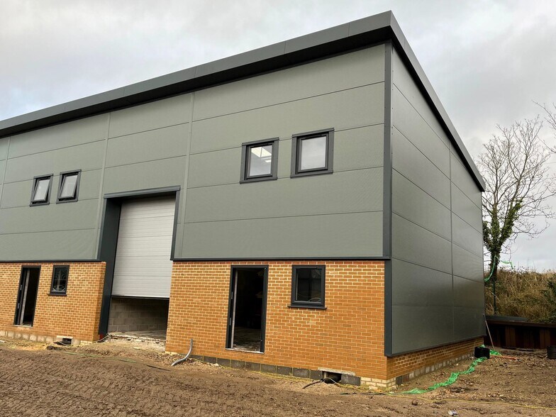 Embankment Way, Ringwood à vendre - Photo de l’immeuble – Image 3 sur 20