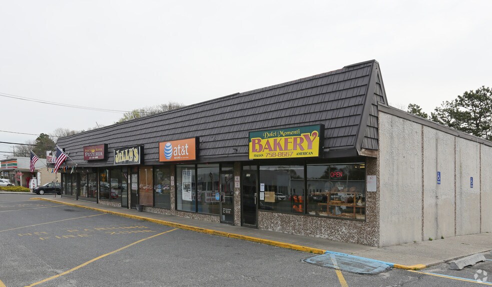 709-717 Medford Ave, Patchogue, NY à vendre - Photo de l’immeuble – Image 3 sur 8