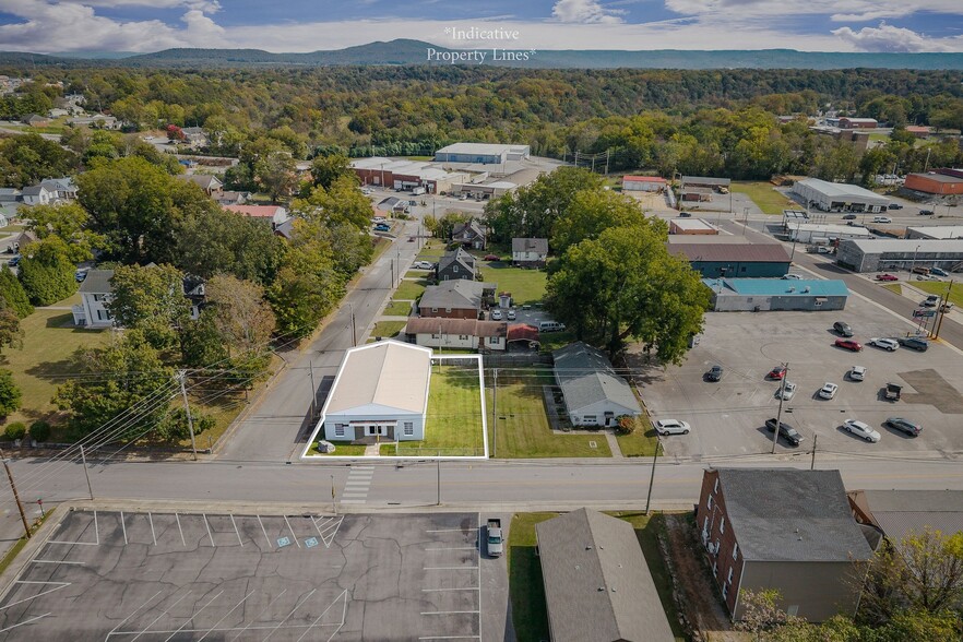 310 N Spring St, McMinnville, TN à vendre - Photo principale – Image 1 sur 18