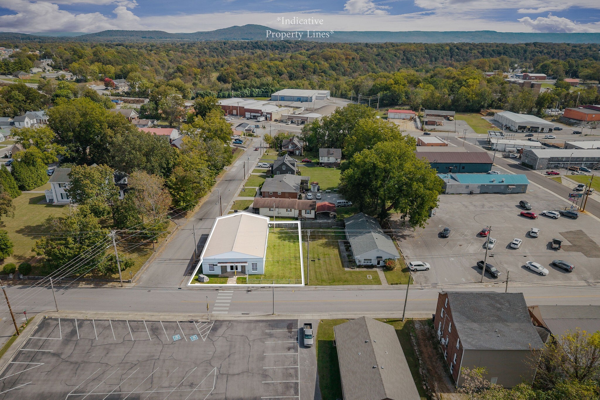 310 N Spring St, McMinnville, TN à vendre Photo principale– Image 1 sur 19