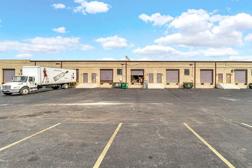 2271-2289 Devon Ave, Elk Grove Village, IL à louer - Photo de l’immeuble – Image 2 sur 5