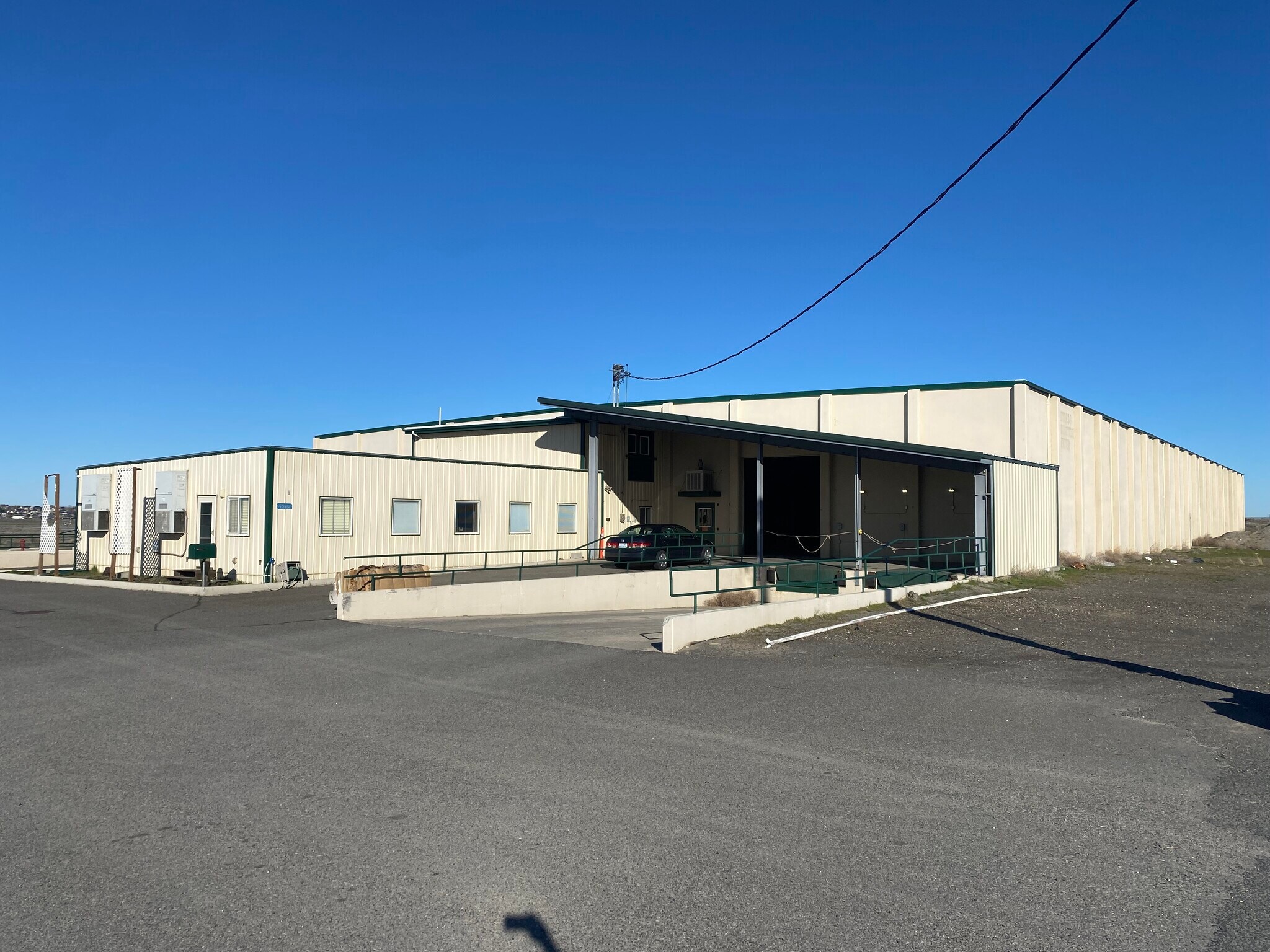 4502 N Stearman Ave, Pasco, WA à louer Photo principale– Image 1 sur 7