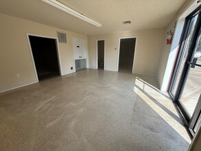 403 Vine St, Van Buren, AR à louer Photo intérieure– Image 2 sur 4