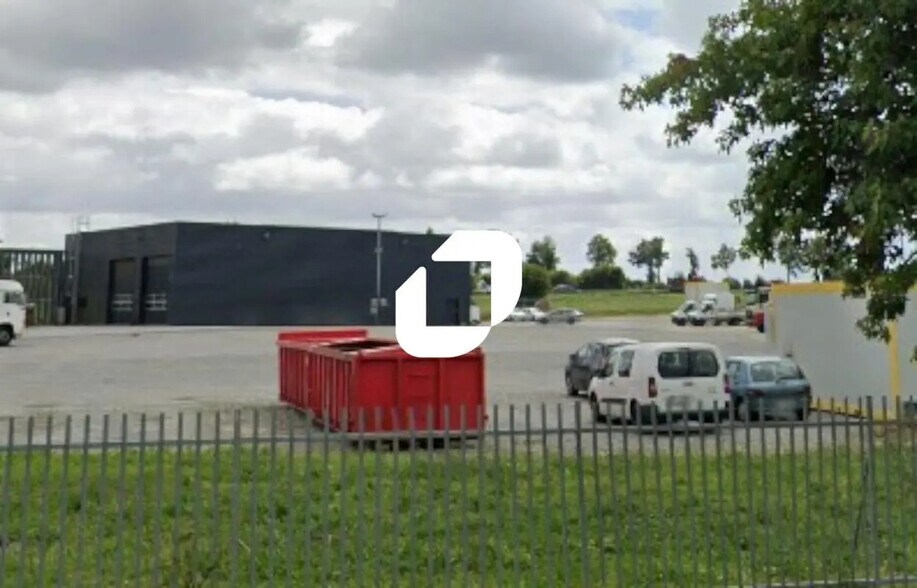 Bureau dans GRANDCHAMP-DES-FONTAINES à louer - Photo de l’immeuble – Image 2 sur 11